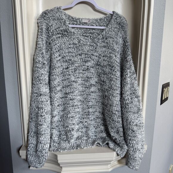 SO Sweaters - So Women's Crew Neck Fuzzy Warm Knit White Gray Sweater Size XL